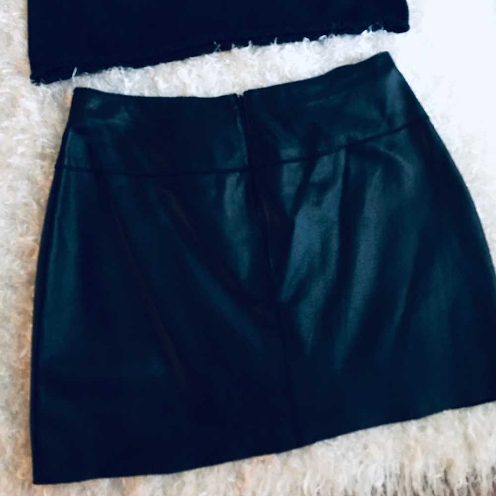 Real LEATHER vintage Mini Skirt from Wilson’s!! 🌟